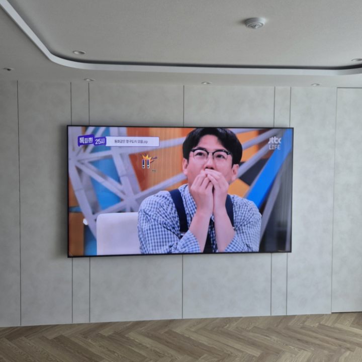 군포시 대형TV 높이 조정 현장
