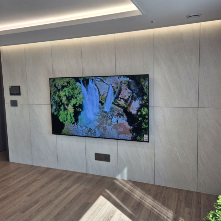 구로구 대형TV 높이 조정 현장